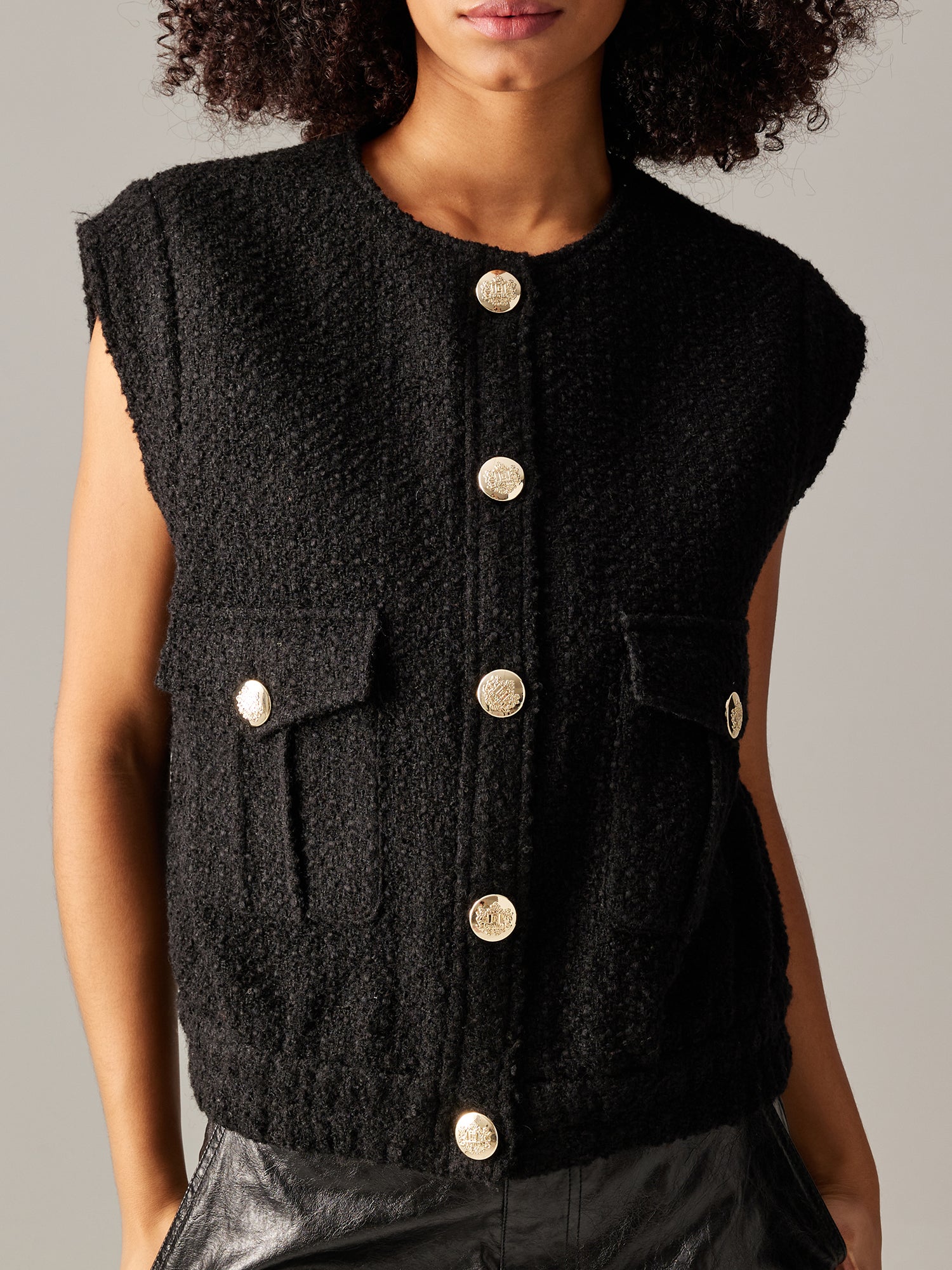 Lia Sleeveless Jacket – BONIA International
