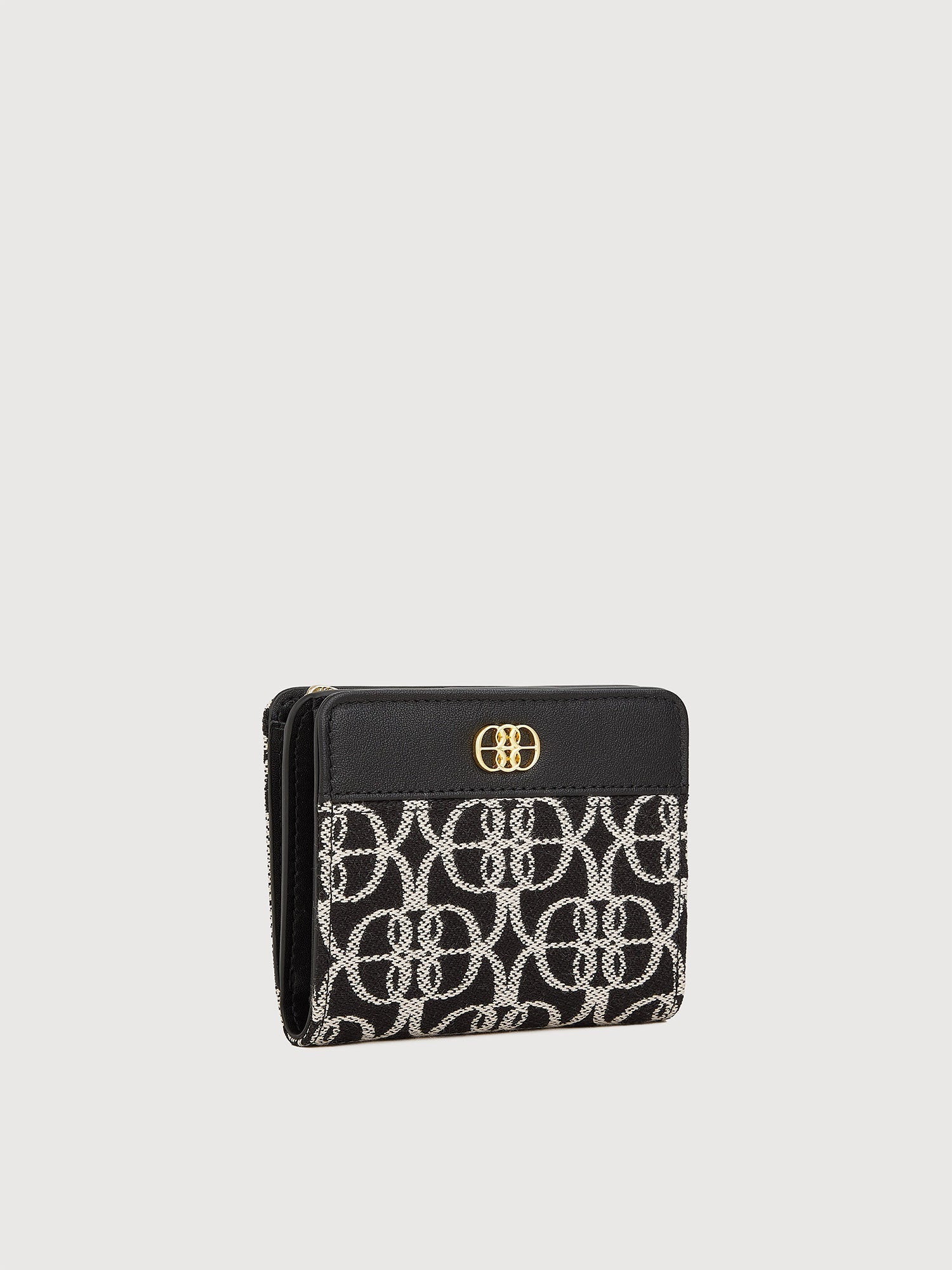 nadia-monogram-bifold-short-